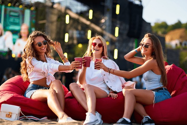 girls-summer-outfits-sit-on-600nw-2454211893